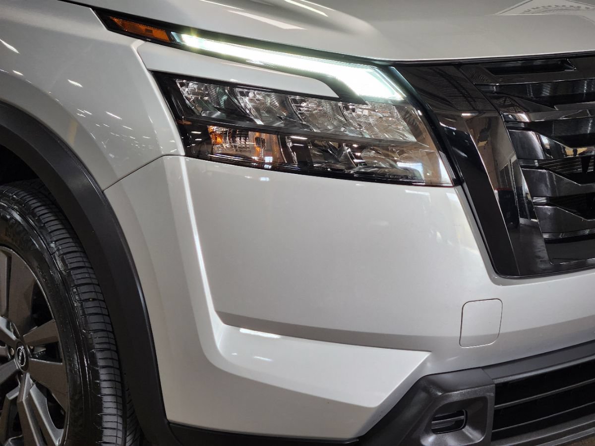 Used 2025 Nissan Pathfinder SV w/ Black Appearance Package FWD image 14