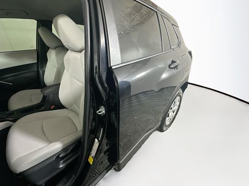 Used 2025 Toyota Corolla Cross L FWD image 12