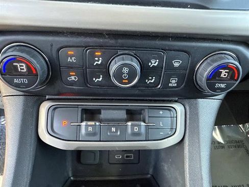 Used 2023 GMC Acadia Denali image 25