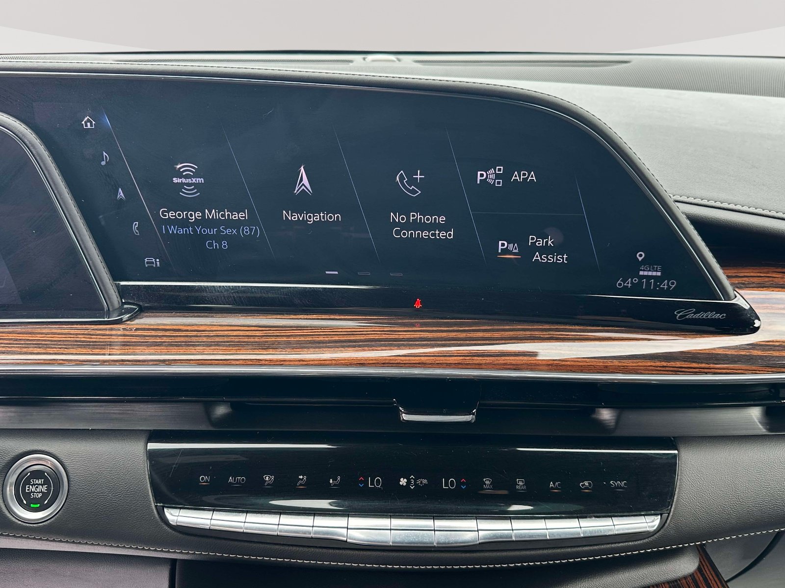 Used 2021 Cadillac Escalade Premium Luxury AWD/4WD image 9