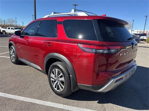 Used 2022 Nissan Pathfinder SL image 5