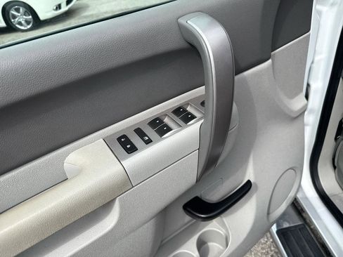 Used 2010 GMC Sierra 1500 2WD Crew Cab Hybrid image 13