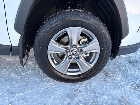 Used 2025 Toyota RAV4 XLE image 33