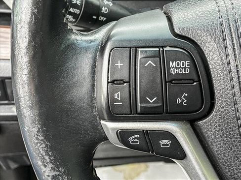 Used 2016 Toyota Sienna Limited Premium image 14