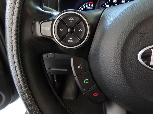 Used 2019 Kia Soul image 13