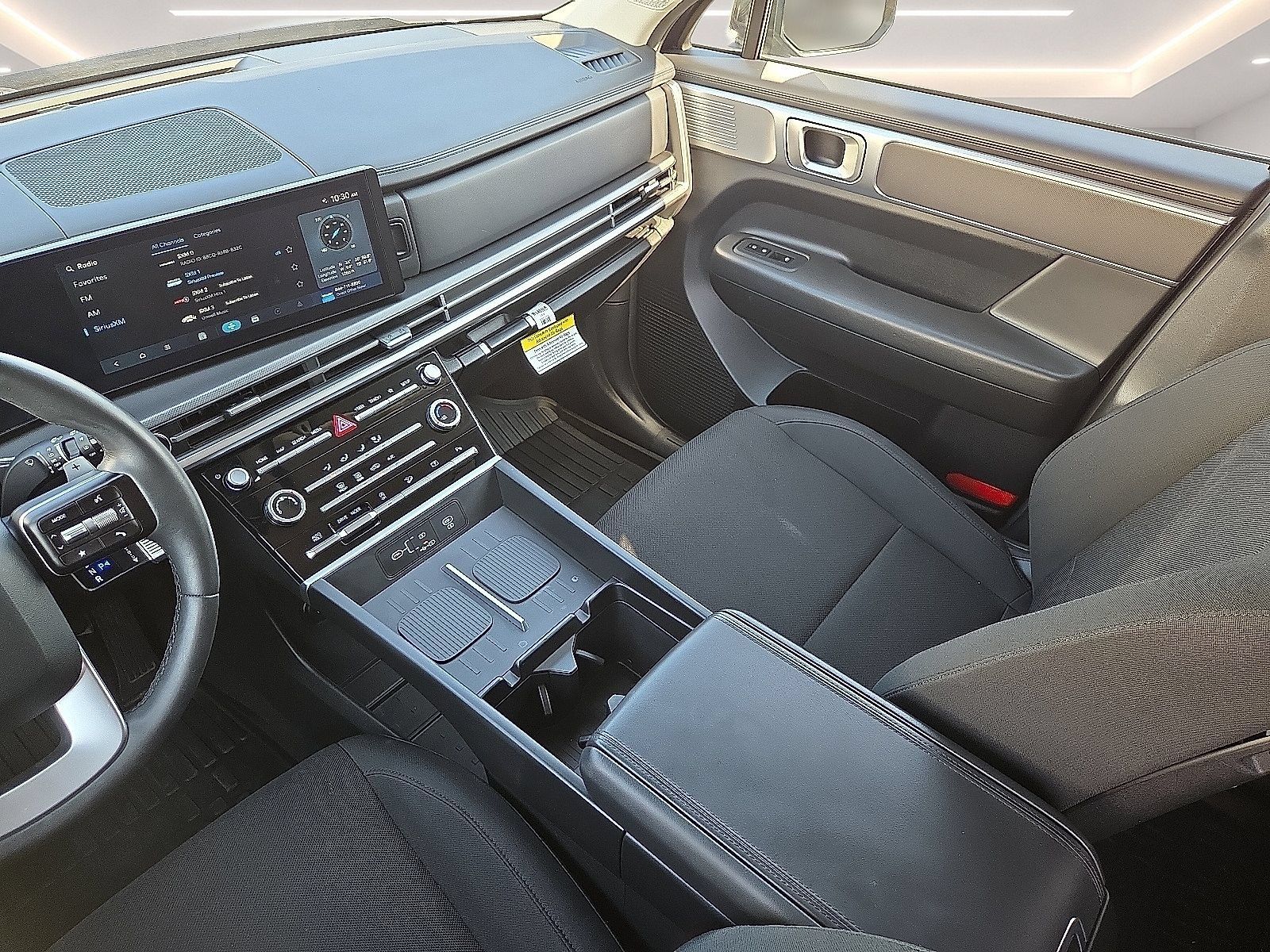 Used 2025 Hyundai Santa Fe SE FWD image 19