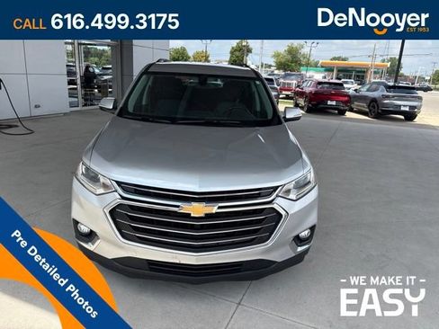 Used 2019 Chevrolet Traverse LT FWD image 4