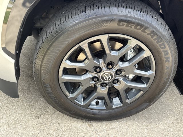 Used 2026 Toyota Sequoia Platinum AWD/4WD image 15