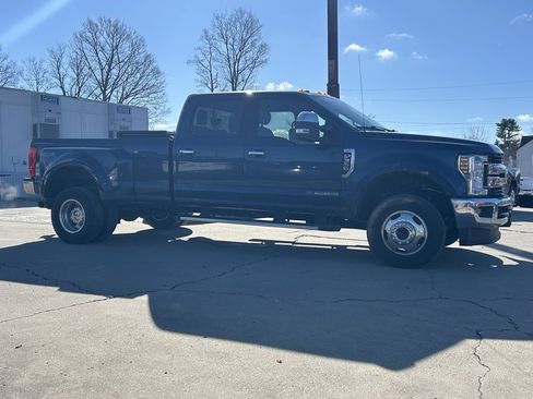 Used 2019 Ford F350 XLT w/ XLT Premium Package image 5