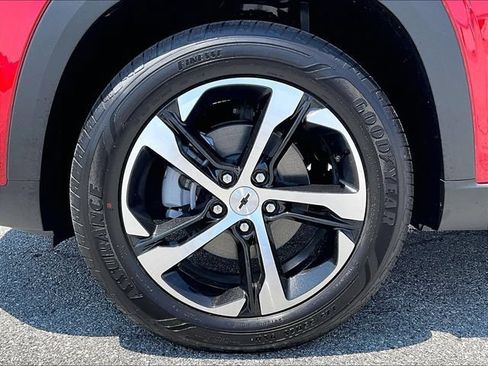 New 2026 Chevrolet Trax RS w/ Sunroof Package FWD image 7