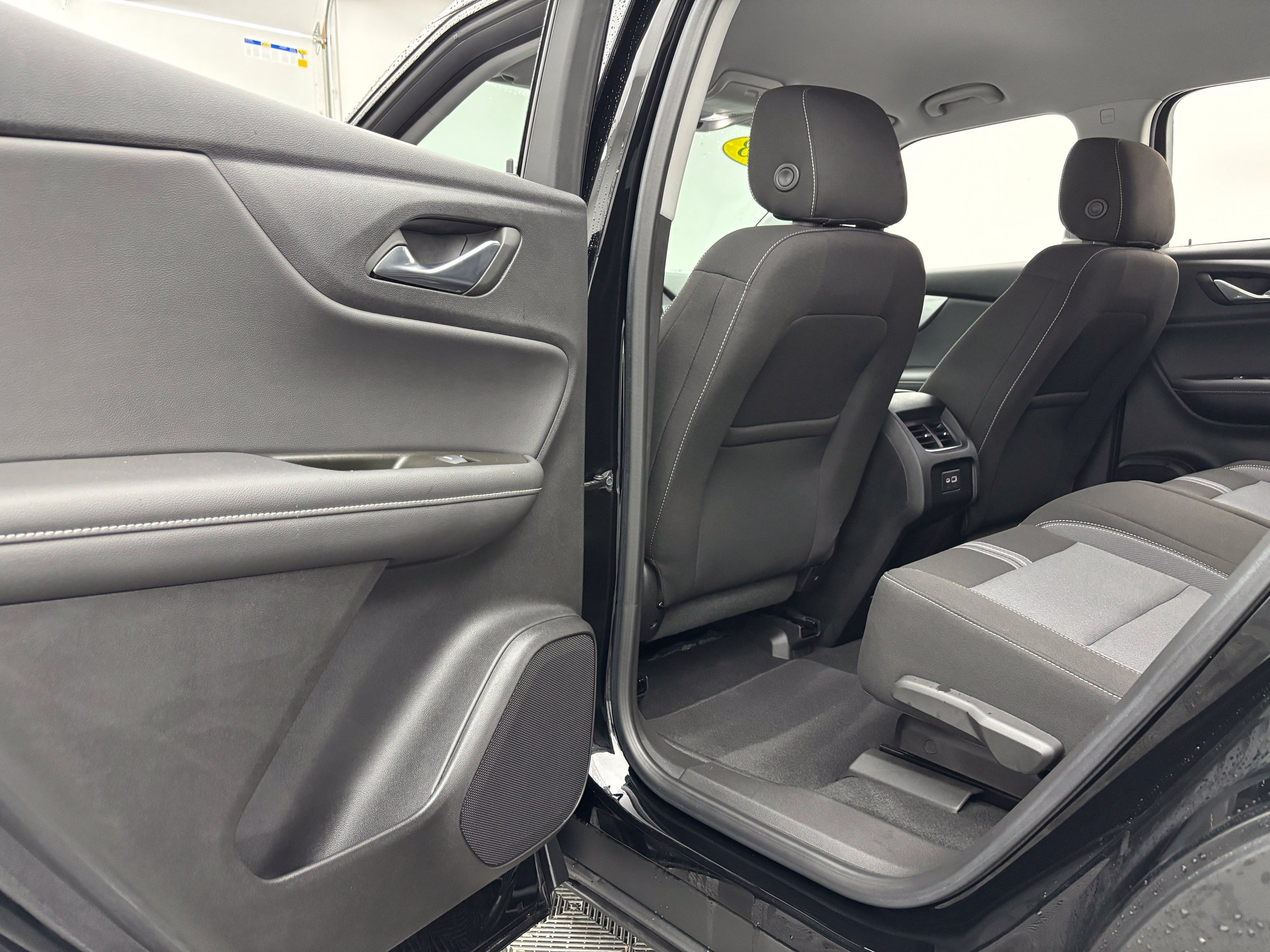 Used 2023 Chevrolet Blazer LT w/ Midnight/Sport Edition FWD image 35