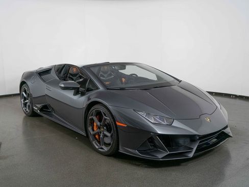 Used 2024 Lamborghini Huracan EVO image 2