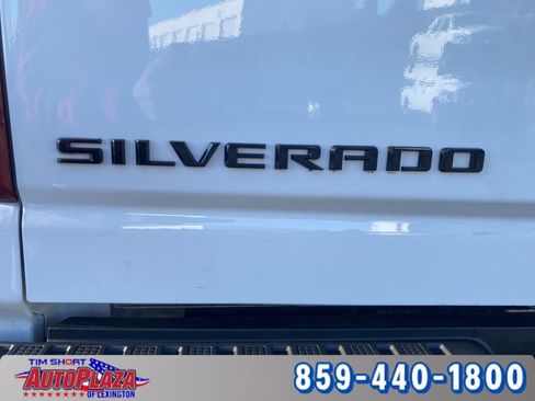 Used 2022 Chevrolet Silverado 2500 Custom w/ Custom Value Package image 16