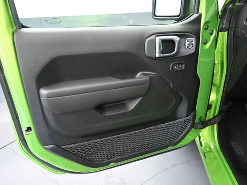 New 2026 Jeep Gladiator Sport image 18