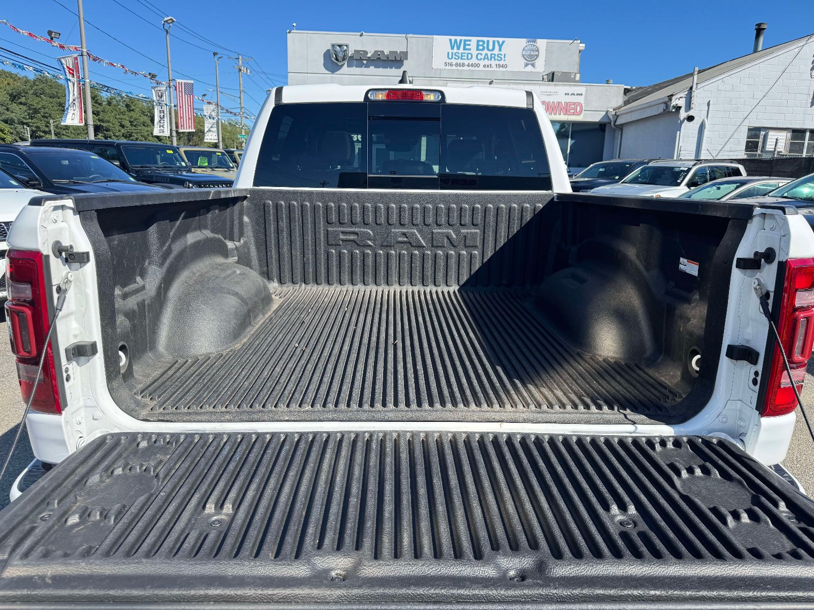 Used 2024 RAM 1500 Laramie AWD/4WD image 15