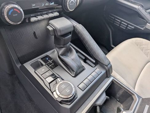 Used 2024 Toyota Tacoma SR5 AWD/4WD image 18