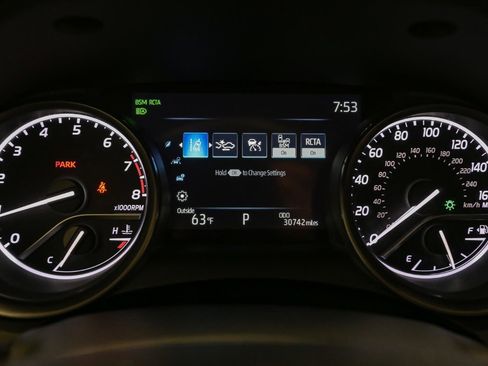 Used 2024 Toyota Camry SE image 33