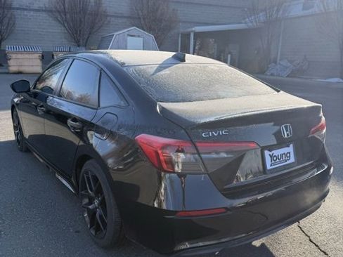 Used 2023 Honda Civic Sport image 4