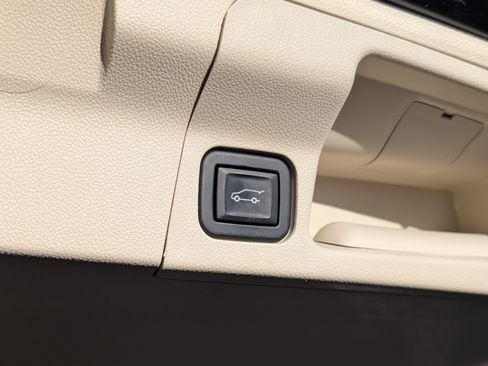 Used 2022 GMC Acadia Denali w/ Denali Ultimate Package image 50