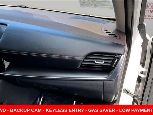 Used 2023 Nissan Rogue SV image 25