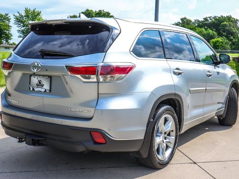 Used 2015 Toyota Highlander Limited Platinum AWD/4WD image 21