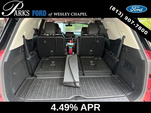 Used 2025 Nissan Pathfinder Platinum FWD image 3