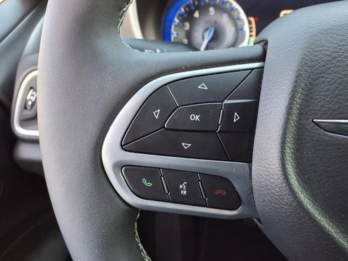 Certified 2025 Chrysler Voyager LX image 11