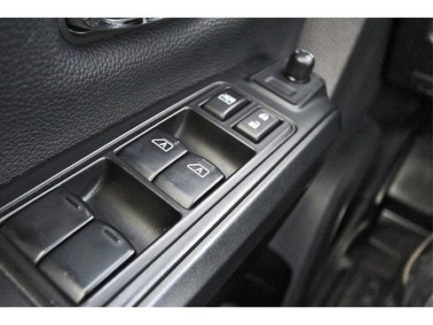 Used 2024 Nissan Titan PRO-4X image 20