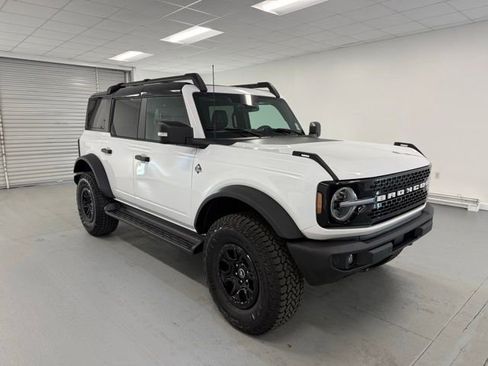 New 2025 Ford Bronco Outer Banks w/ Sasquatch Package image 3