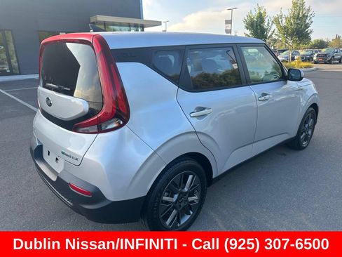 Used 2021 Kia Soul EX FWD image 3
