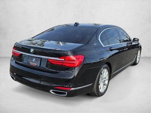 Used 2018 BMW 740e xDrive AWD/4WD image 5