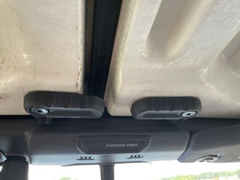 Used 2022 Jeep Gladiator Sport AWD/4WD image 45