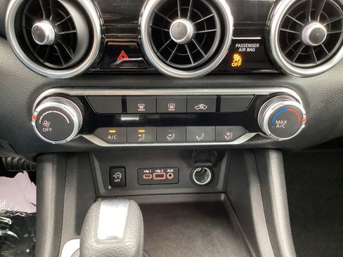 Used 2024 Nissan Sentra SV w/ Lighting Package image 21