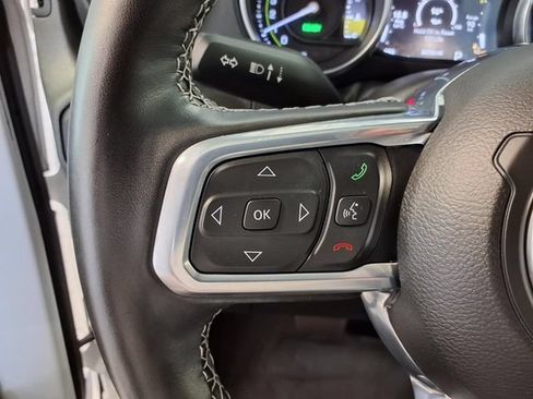 Used 2022 Jeep Wrangler Unlimited Sahara w/ Cold Weather Group AWD/4WD image 8