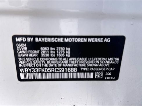 Used 2024 BMW i5 eDrive40i w/ M Sport Package RWD image 19