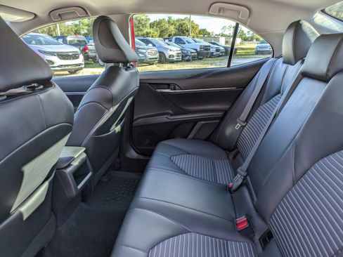 Used 2023 Toyota Camry SE FWD image 13