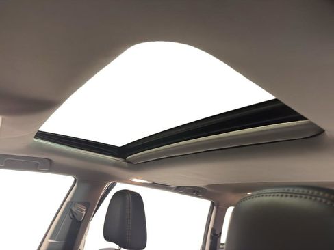 Used 2017 Toyota Highlander Limited image 16