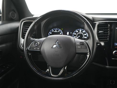 Used 2020 Mitsubishi Outlander SE FWD image 17