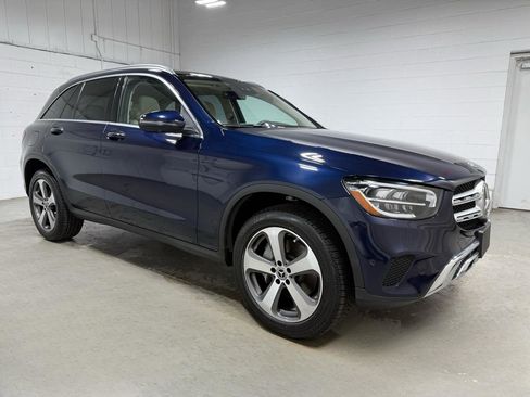 Used 2022 Mercedes-Benz GLC 300 4MATIC w/ Premium Package Lite image 3