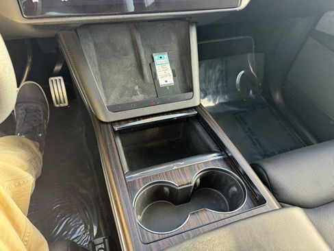 Used 2022 Tesla Model X image 17