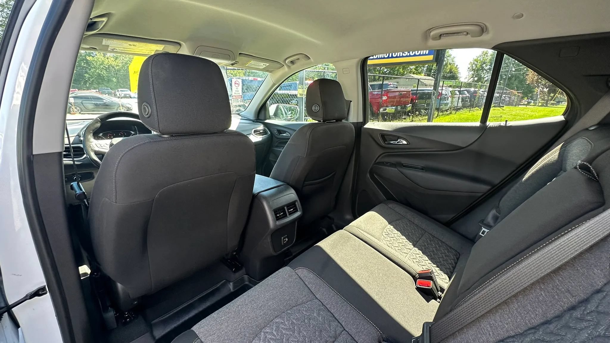 Used 2022 Chevrolet Equinox LT w/ Driver Convenience Package AWD/4WD image 30