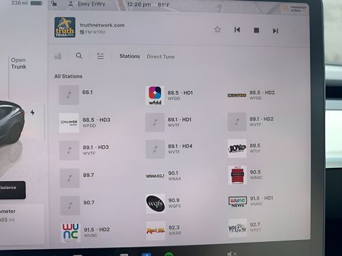 Used 2023 Tesla Model 3 Standard Range image 19