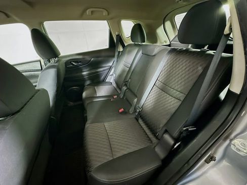 Used 2018 Nissan Rogue SV w/ Premium Package image 26