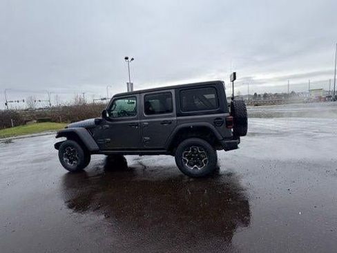 Used 2022 Jeep Wrangler Unlimited Rubicon 4xe w/ Cold Weather Group AWD/4WD image 6