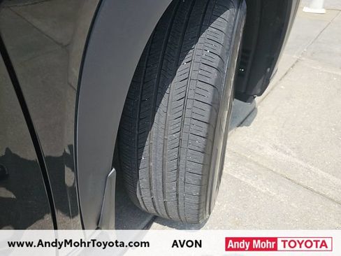 Certified 2024 Toyota Grand Highlander AWD image 40