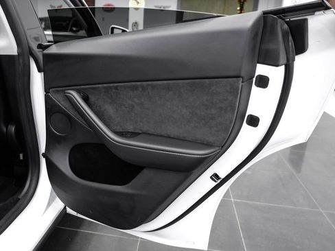 Used 2023 Tesla Model Y Long Range AWD/4WD image 46