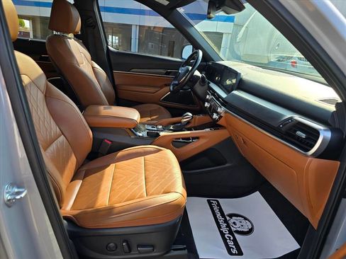 Used 2024 Kia Telluride AWD image 16