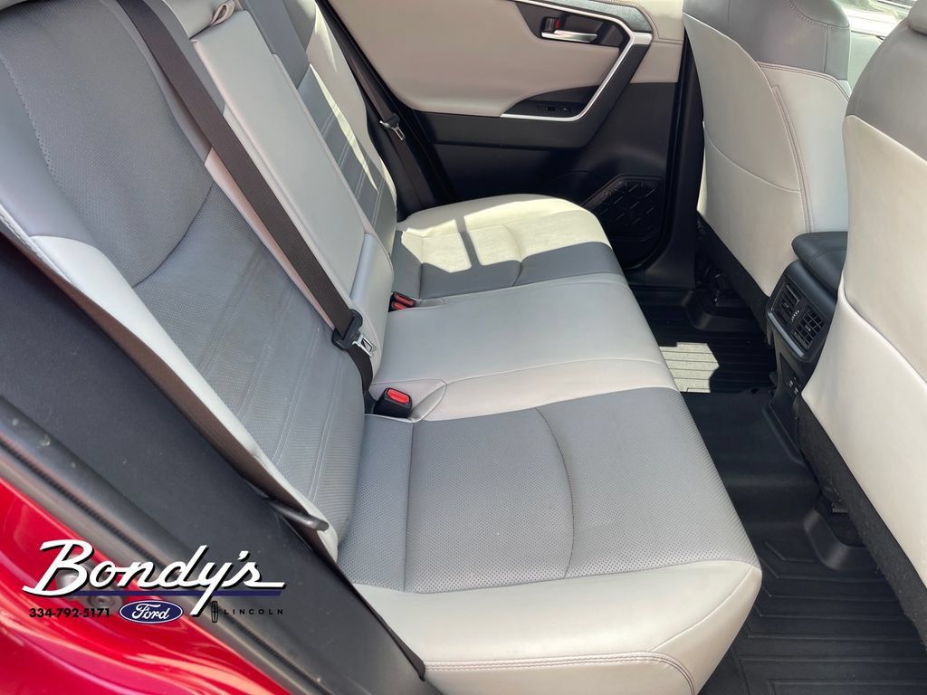 Used 2019 Toyota RAV4 Limited w/ Cold Weather Package FWD image 16