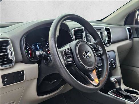 Used 2019 Kia Sportage LX FWD image 9