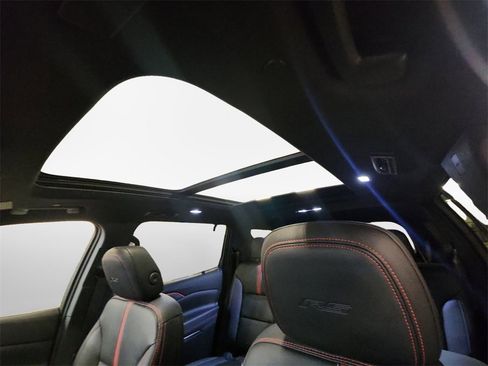 Certified 2024 Chevrolet Traverse RS w/ LPO, Floor Liner Package image 23